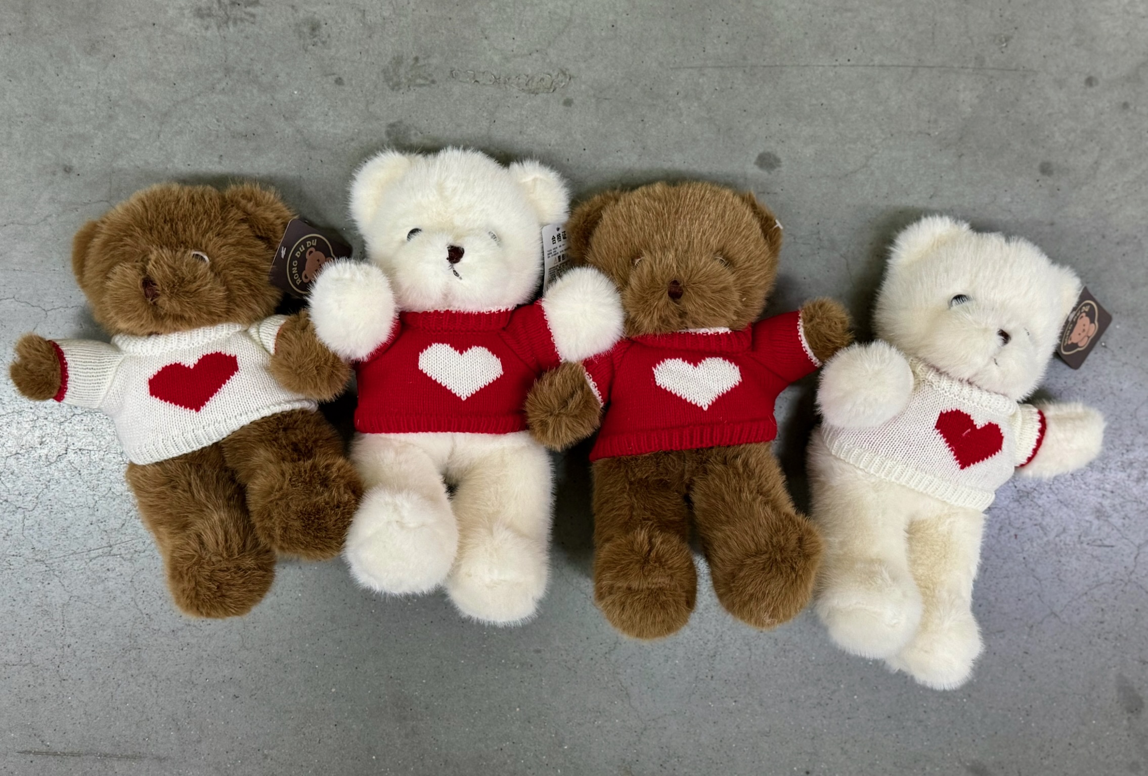 Мишка в кофте сердечко